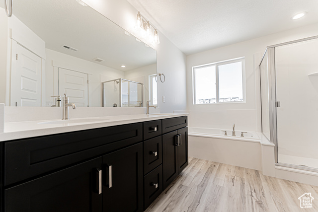 Photo 8 for MLS #2100266 at 971 N Banner Dr #602