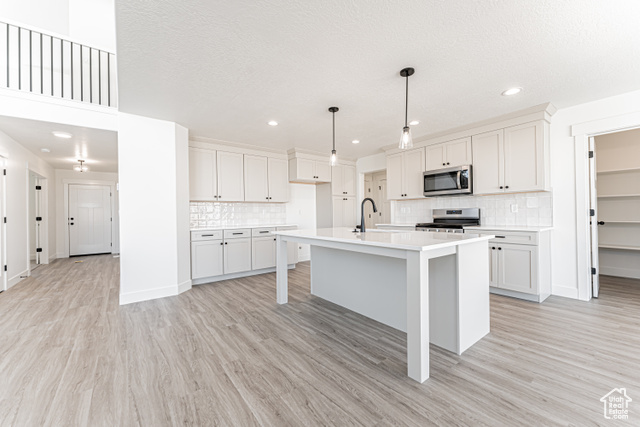 Photo 5 for MLS #2100271 at 949 N Banner Dr #605