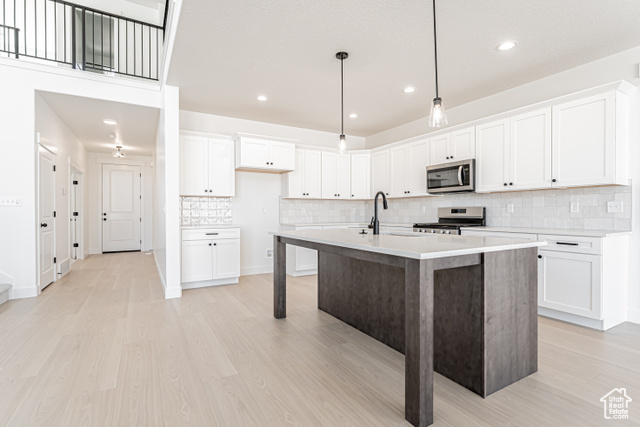Photo 7 for MLS #2100281 at 933 N Banner Dr #607