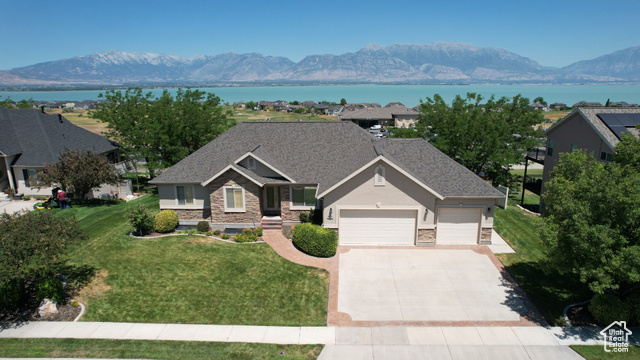 Photo 4 for MLS #2100309 at 2226 S Maverick Rd
