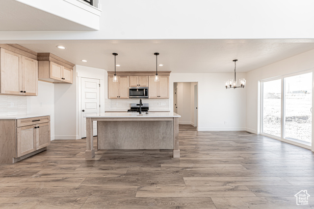 Photo 8 for MLS #2100312 at 913 N Banner Dr #610