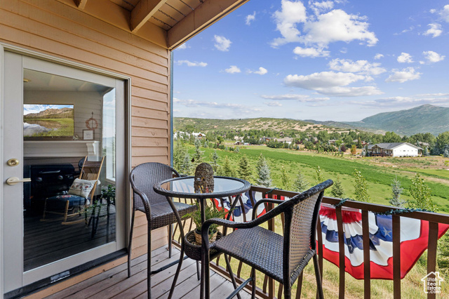 Photo 10 for MLS #2100375 at 984 Uri Ln #2
