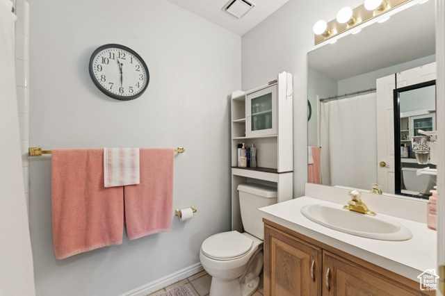 Photo 14 for MLS #2100375 at 984 Uri Ln #2