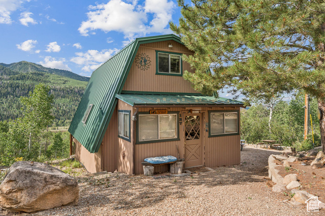Photo 7 for MLS #2100541 at 127 Comanche Pass #127