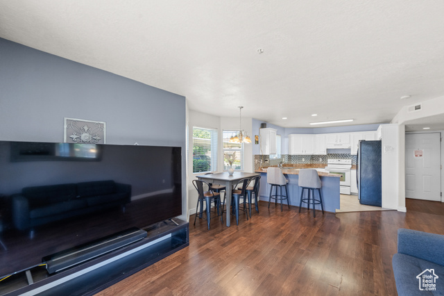 Photo 8 for MLS #2100552 at 3821 S Kingsbury Ln #B2