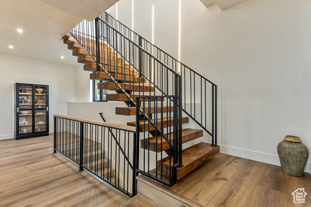 Photo 17 for MLS #2100571 at 681 N Lochwood Dr