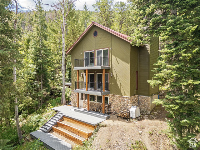 Photo 2 for MLS #2100591 at 30 St Moritz Ter
