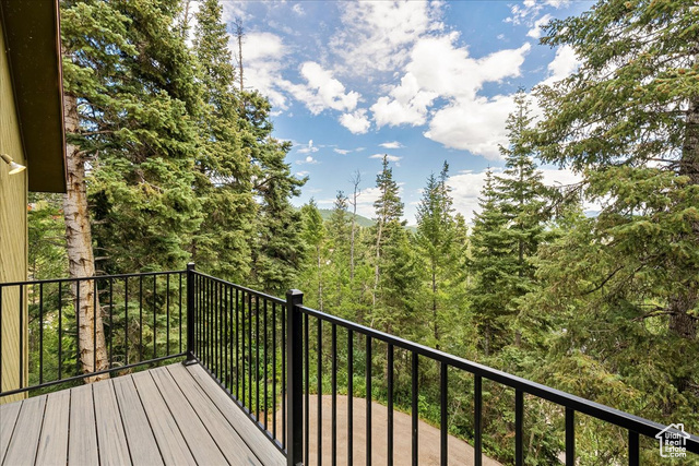 Photo 33 for MLS #2100591 at 30 St Moritz Ter