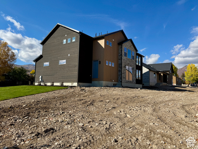 Photo 38 for MLS #2100594 at 165 S 100 East #1