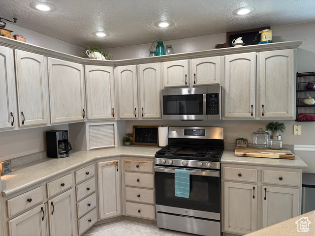 Photo 8 for MLS #2100597 at 375 W 400 South