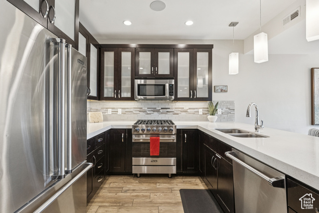 Photo 4 for MLS #2100606 at 3668 Blackstone Dr