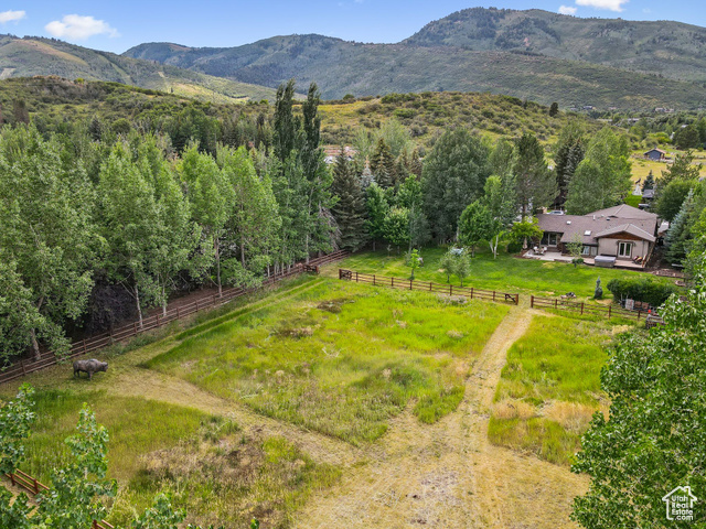Photo 9 for MLS #2100620 at 2350 Lucky John Dr