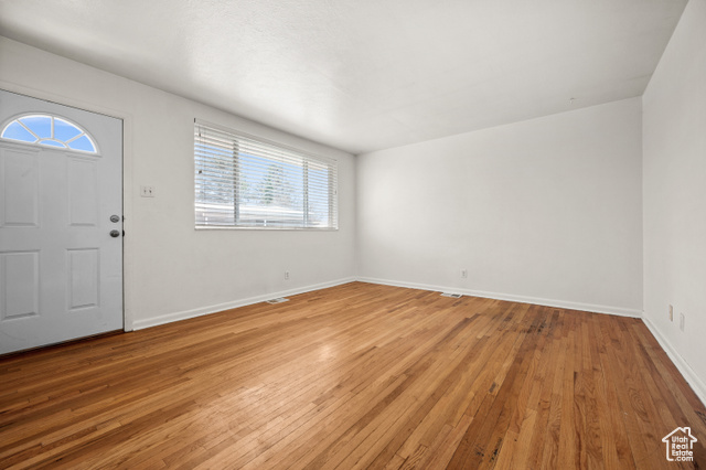 Photo 3 for MLS #2100628 at 2692 Preston St