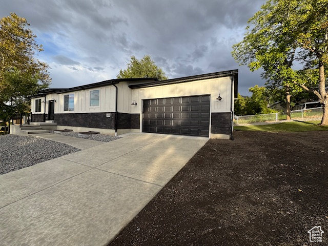 Photo 2 for MLS #2100629 at 4068 S Porter Ave