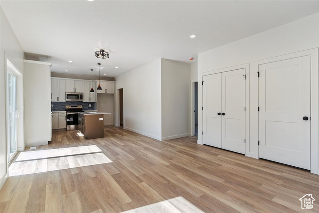 Photo 7 for MLS #2100629 at 4068 S Porter Ave