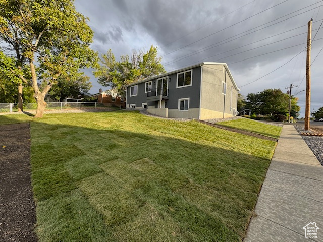 Photo 2 for MLS #2100633 at 552 E 41st St