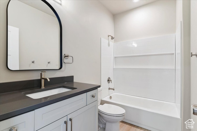Photo 21 for MLS #2100633 at 552 E 41st St