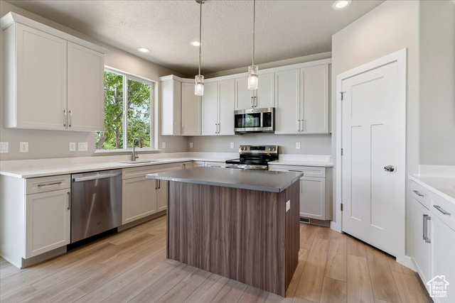 Photo 4 for MLS #2100633 at 552 E 41st St