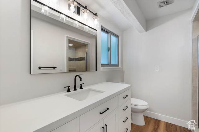 Photo 17 for MLS #2100666 at 1410 E 12th St