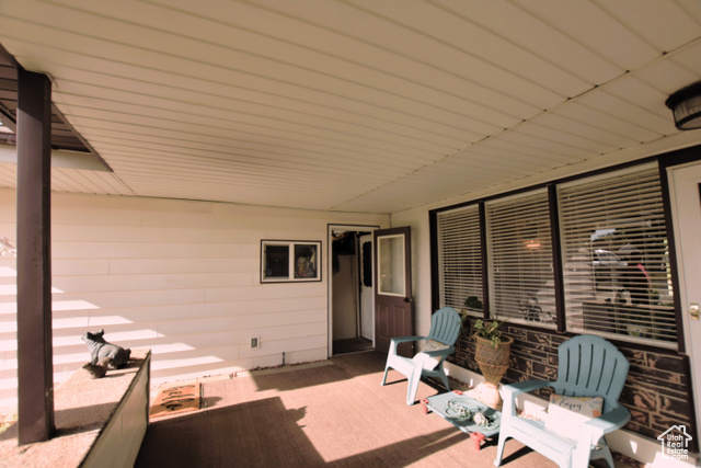 Photo 5 for MLS #2100697 at 806 Valeria Dr