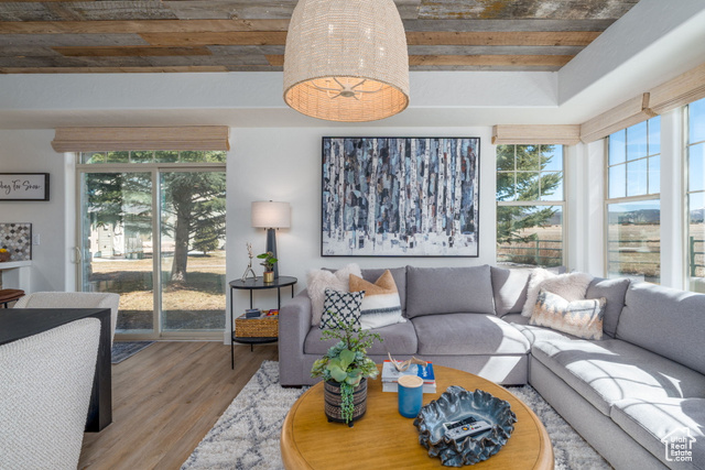 Photo 7 for MLS #2100793 at 6095 N Fox Point Cir #B1