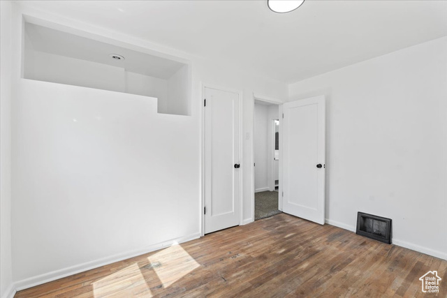 Photo 12 for MLS #2100798 at 315 39th St