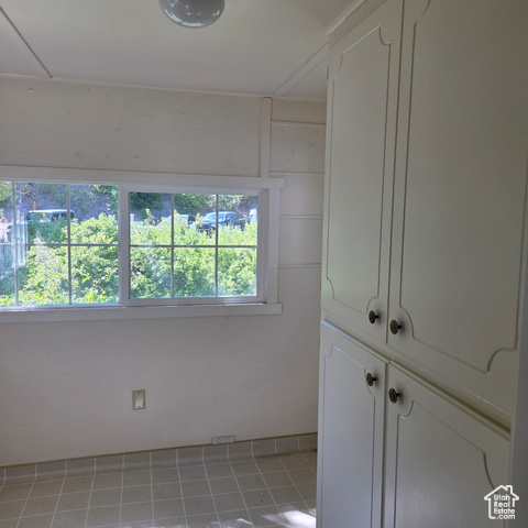 Photo 10 for MLS #2100852 at 645 Ogden Cyn