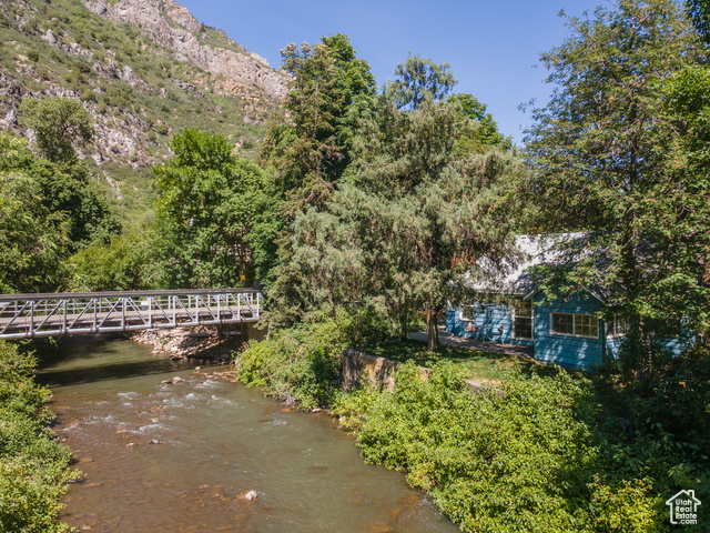 Photo 4 for MLS #2100852 at 645 Ogden Cyn