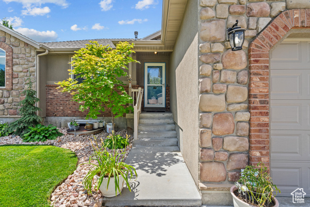 Photo 7 for MLS #2100916 at 899 E 1510 North