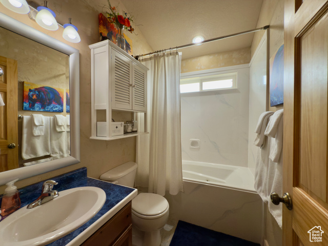 Photo 33 for MLS #2100921 at 2565 S Country Club Dr