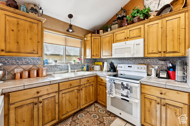 Photo 14 for MLS #2100975 at 320 Pine Canyon Rd