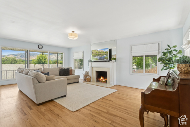 Photo 5 for MLS #2101043 at 1925 E Hillcrest Ave