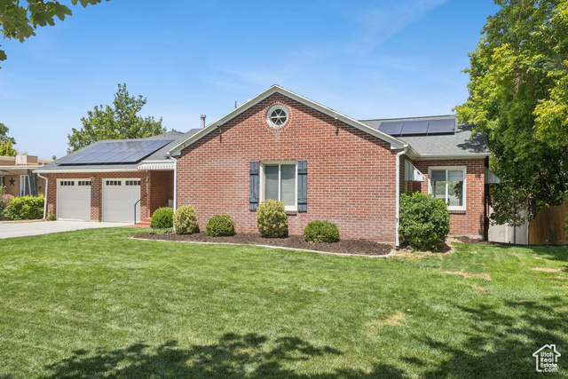 Photo 2 for MLS #2101043 at 1925 E Hillcrest Ave