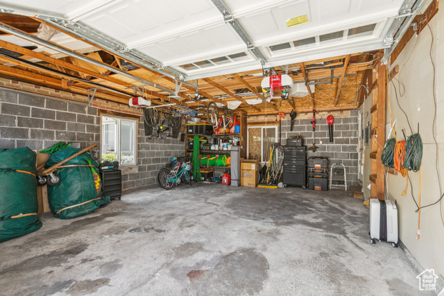 Photo 43 for MLS #2101043 at 1925 E Hillcrest Ave