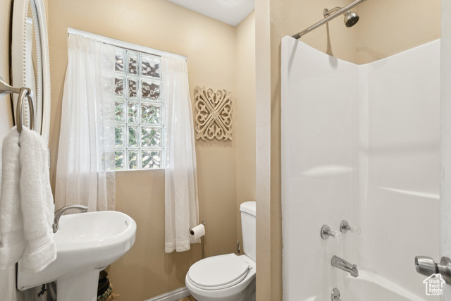 Photo 26 for MLS #2101043 at 1925 E Hillcrest Ave