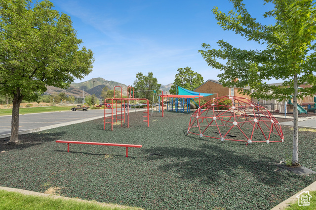 Photo 50 for MLS #2101043 at 1925 E Hillcrest Ave