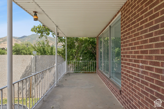 Photo 45 for MLS #2101043 at 1925 E Hillcrest Ave