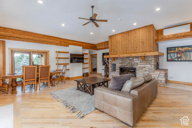 Photo 9 for MLS #2101057 at 851 Lake Creek Way