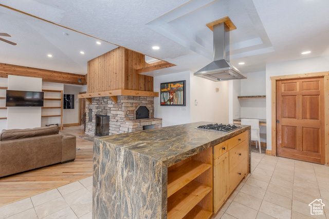 Photo 7 for MLS #2101057 at 851 Lake Creek Way