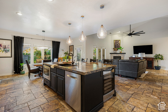 Photo 5 for MLS #2101088 at 1707 W Shivwits Dr