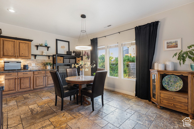 Photo 4 for MLS #2101088 at 1707 W Shivwits Dr