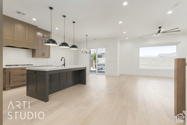 Photo 6 for MLS #2101102 at 2979 E Alderann St