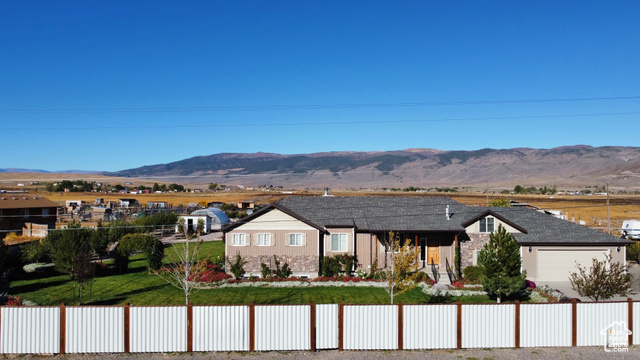 Photo 3 for MLS #2101116 at 1103 N Brooklyn Rd