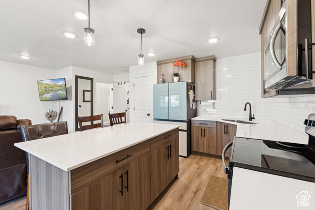 1694 W 2975 S #D, Syracuse UT 84075