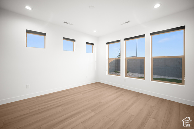 Photo 10 for MLS #2101175 at 2663 W Venice Ln #15
