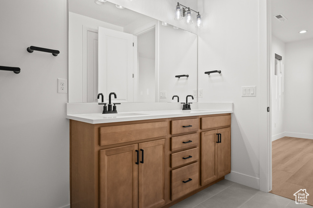 Photo 9 for MLS #2101175 at 2663 W Venice Ln #15