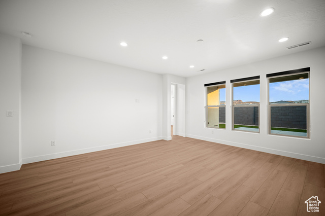 Photo 6 for MLS #2101175 at 2663 W Venice Ln #15