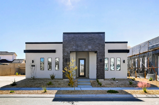 515 W Avery Ln
                     MLS #2101190