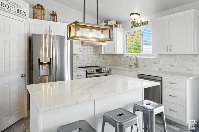 Photo 5 for MLS #2101221 at 2681 S 200 East