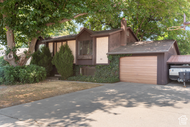 569 E ALOHA LN, Sandy UT 84070